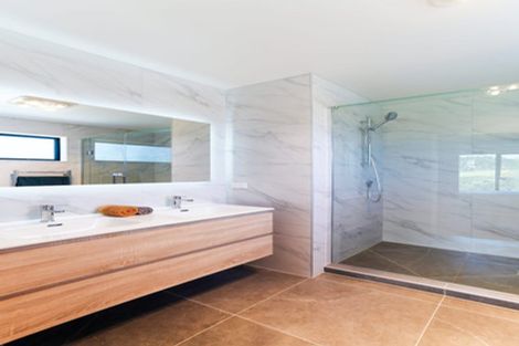 Photo of property in 37 Horokaka Street, Massey, 0614