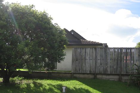 Photo of property in 2 Camira Place, Botany Downs, Auckland, 2010