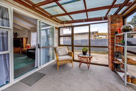 Photo of property in 18 Kamahi Avenue, Hawera, 4610