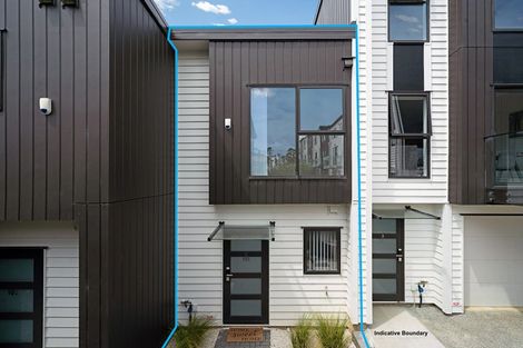 Photo of property in 2/105 Hobsonville Road, West Harbour, Auckland, 0618