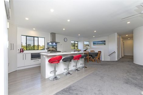 Photo of property in 16 Denehurst Drive, Waimauku, 0812