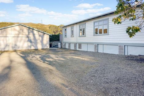 Photo of property in 394 Makara Road, Makara, Karori, 6972