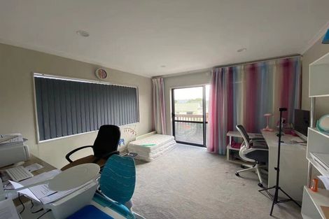 Photo of property in 5a Orchid Place, Te Atatu South, Auckland, 0610