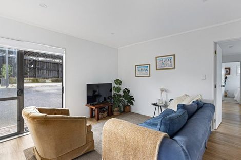 Photo of property in 13 Matipo Road, Te Atatu Peninsula, Auckland, 0610