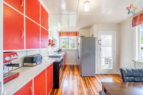 Photo of property in 32a Kopara Grove, Stokes Valley, Lower Hutt, 5019