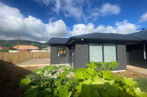 Photo of property in 19 Kaiwaru Place, Waikanae, 5036