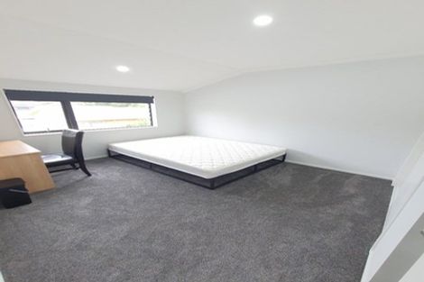 Photo of property in 425d Great South Road, Opaheke, Papakura, 2113