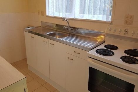 Photo of property in 17 Kelston Street, New Lynn, Auckland, 0600