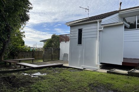 Photo of property in 20 Santiago Crescent, Unsworth Heights, Auckland, 0632