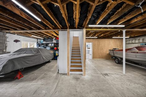 Photo of property in 99 Sunnyside Road, Sunnyvale, Auckland, 0612