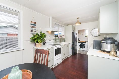 Photo of property in 16 Newbury Street, Awapuni, Palmerston North, 4412