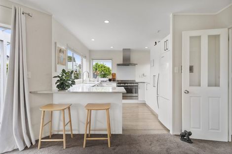 Photo of property in 3/23 Lakeside Drive, Orewa, 0931