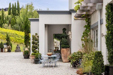 Photo of property in 137 Blackbarn Road, Havelock North, 4294