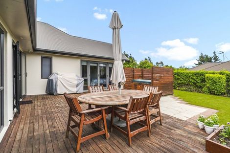 Photo of property in 90 Saint James Drive, Huntington, Hamilton, 3210