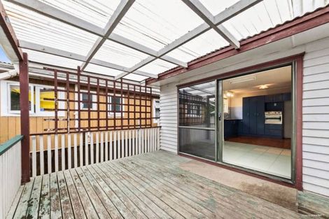 Photo of property in 30 Edmonton Road, Henderson, Auckland, 0612