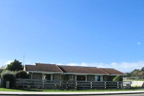 Photo of property in 89a Mazengarb Road, Paraparaumu Beach, Paraparaumu, 5032