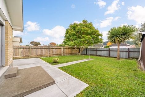 Photo of property in 2/5 Oregon Drive, Maoribank, Upper Hutt, 5018