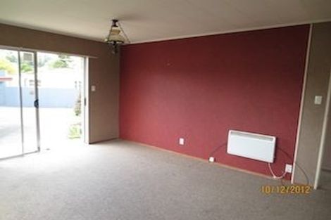 Photo of property in 1f1-a Sequoia Place, Maoribank, Upper Hutt, 5018