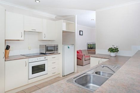 Photo of property in 32a Cutler Street, New Lynn, Auckland, 0600
