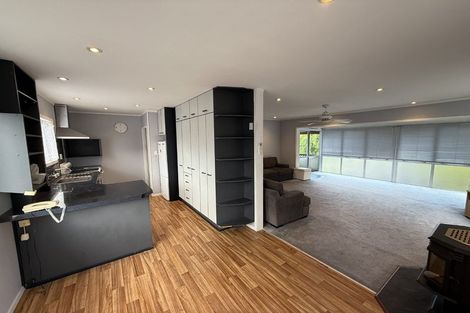 Photo of property in 4 Seakens Way, Glen Eden, Auckland, 0602