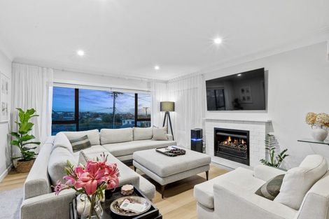 Photo of property in 23 Braemar Road, Rothesay Bay, Auckland, 0630