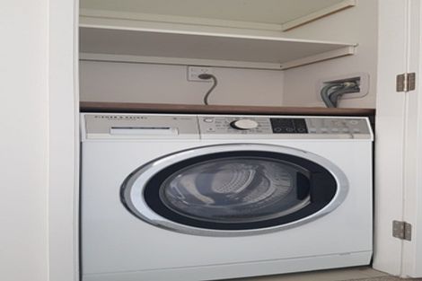 Photo of property in Alpha Apartments, 503/4u Elizabeth Street, Mount Victoria, Wellington, 6011