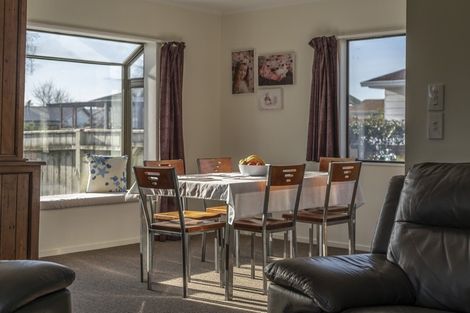 Photo of property in 4 Oak Avenue, Nawton, Hamilton, 3200