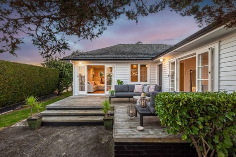 Photo of property in 422a Old Te Atatu Road, Te Atatu Peninsula, Auckland, 0610