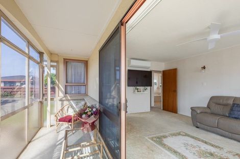 Photo of property in 3/3 Church Road, Taradale, Napier, 4112