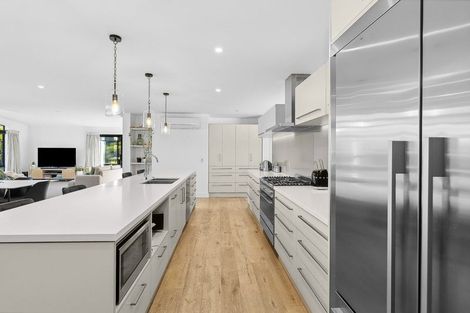 Photo of property in 5 Jessies Crescent, Wanaka, 9305