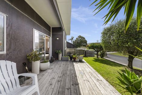 Photo of property in 10 Gordon Road, Mount Maunganui, 3116