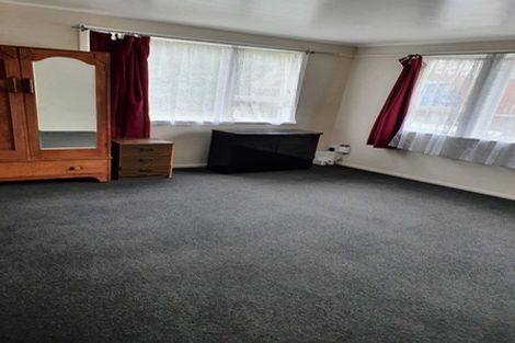 Photo of property in 8 Takapuwahia Drive, Takapuwahia, Porirua, 5022