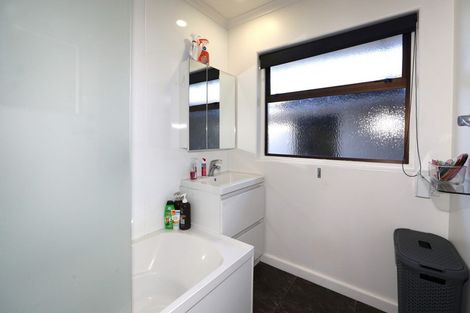 Photo of property in 28 Chester Street, Taradale, Napier, 4112