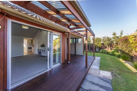 Photo of property in 2/49 Sarabande Avenue, Redwood, Christchurch, 8051
