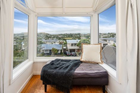 Photo of property in 17 Fitzpatrick Street, Newlands, Wellington, 6037