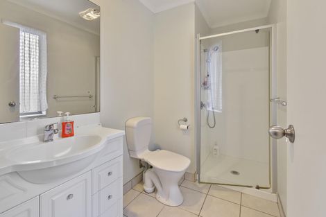 Photo of property in 3 The Track, Takanini, 2112