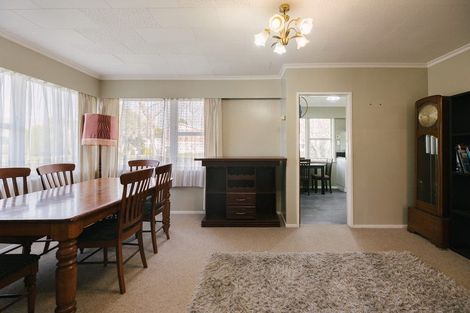 Photo of property in 69 Wikiriwhi Crescent, Awapuni, Palmerston North, 4412