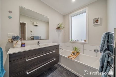 Photo of property in 6 Viscount Grove, Kelson, Lower Hutt, 5010