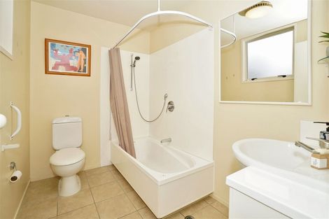 Photo of property in 112u4 Clarence Street, Hamilton Lake, Hamilton, 3204