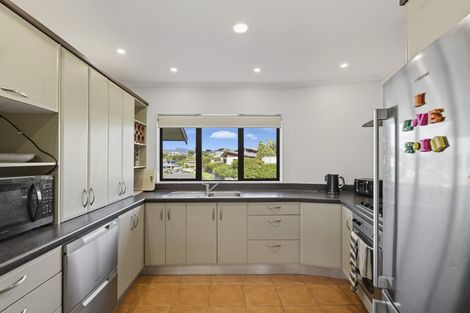 Photo of property in 5 Rotokare Crescent, Whalers Gate, New Plymouth, 4310