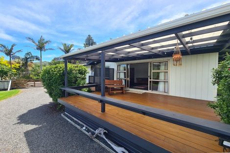 Photo of property in 30 Driving Creek Road, Coromandel, 3506