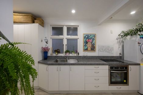 Photo of property in 16 Aberdeen Avenue, Takaro, Palmerston North, 4412