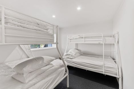Photo of property in 8 Ara Kuaka, Waikanae Beach, Waikanae, 5036