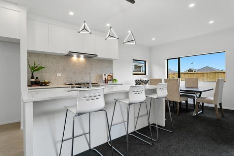 Photo of property in 24 Rose Leigh Drive, Cambridge, 3434