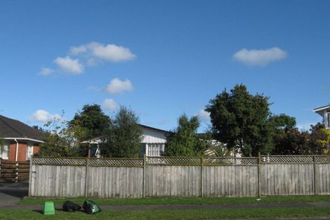 Photo of property in 121 Reeves Road, Pakuranga Heights, Auckland, 2010