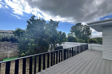 Photo of property in 1/6 Sunhaven Avenue, Glenfield, Auckland, 0629