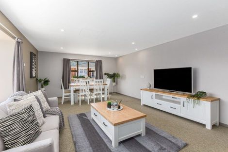 Photo of property in 4 Oxford Crescent, Ebdentown, Upper Hutt, 5018