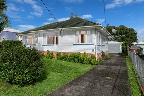Photo of property in 48 Smythe Road, Henderson, Auckland, 0612