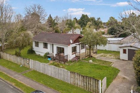 Photo of property in 2 Duckworth Road, Papakura, 2110
