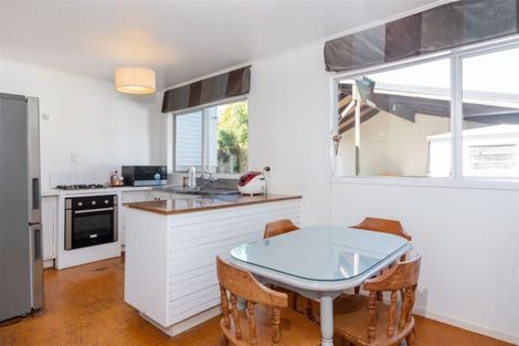 Photo of property in 37 Barlow Place, Chatswood, Auckland, 0626